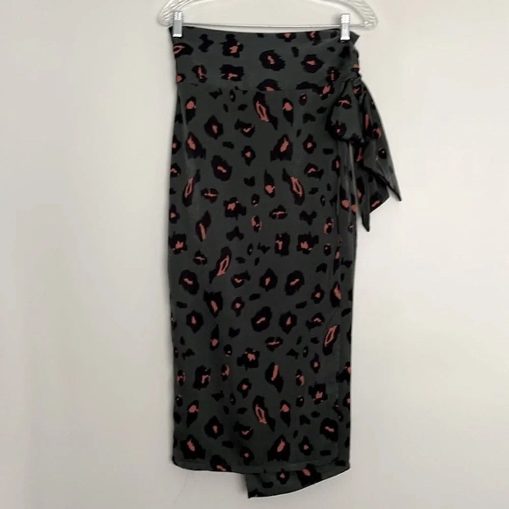 Vici Leopard Animal Print Wrap Midi Skirt Size S - Picture 1 of 12